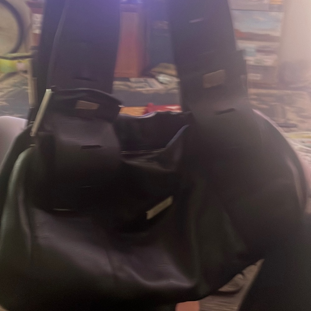 I’m selling a old women backpack I have been bieng with it 7 years now